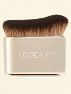 HUDA BEAUTY Body Blur & Glow Body Brush - Sealed